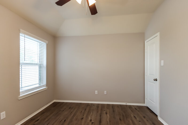 2,410/Mo, 16606 Lake Prince Ln Houston, TX 77044 Bedroom View 2