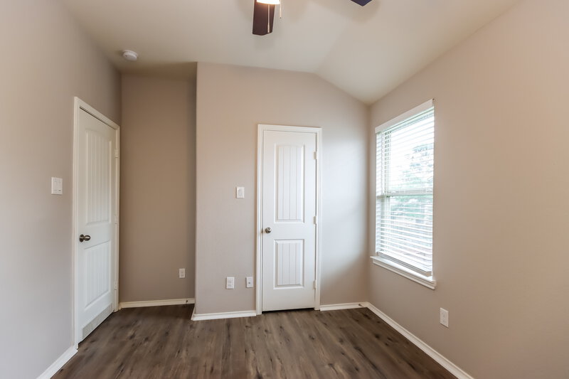 2,410/Mo, 16606 Lake Prince Ln Houston, TX 77044 Bedroom View 3