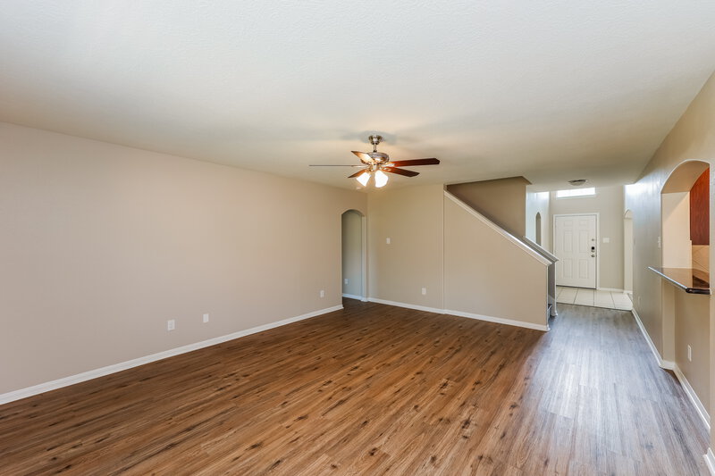 2,300/Mo, 326 Gulf Winds Dr Bacliff, TX 77518 Living Room View