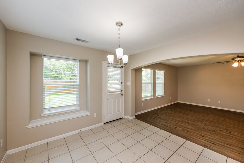 2,300/Mo, 326 Gulf Winds Dr Bacliff, TX 77518 Breakfast Nook View