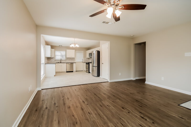 1,855/Mo, 3327 Bandell Dr Houston, TX 77045 Living Room View 2