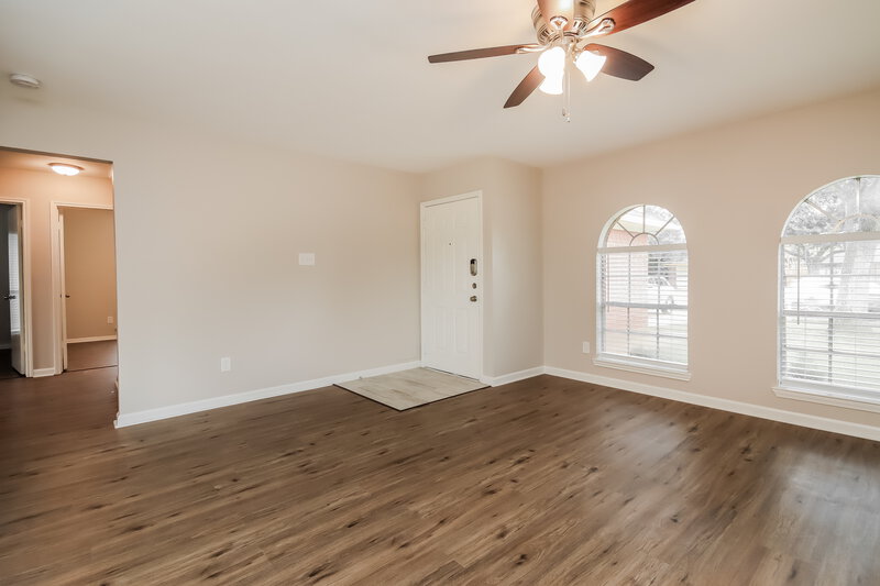 1,855/Mo, 3327 Bandell Dr Houston, TX 77045 Living Room View 3