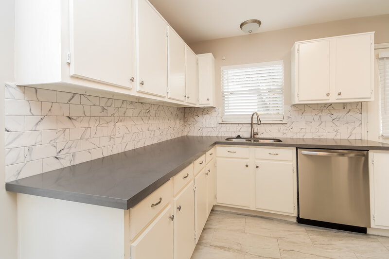 1,855/Mo, 3327 Bandell Dr Houston, TX 77045 Kitchen View