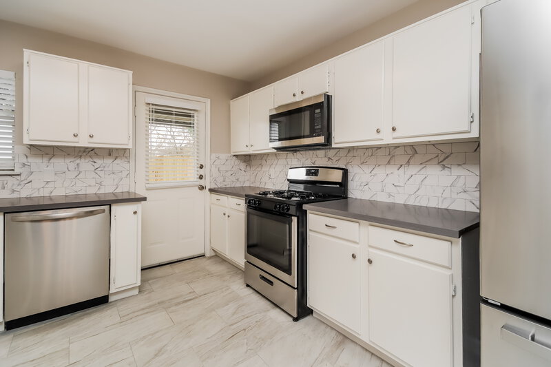 1,855/Mo, 3327 Bandell Dr Houston, TX 77045 Kitchen View 2