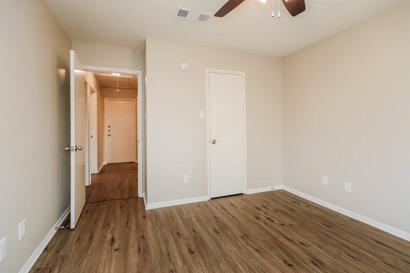 1,855/Mo, 3327 Bandell Dr Houston, TX 77045 Main Bedroom View 2