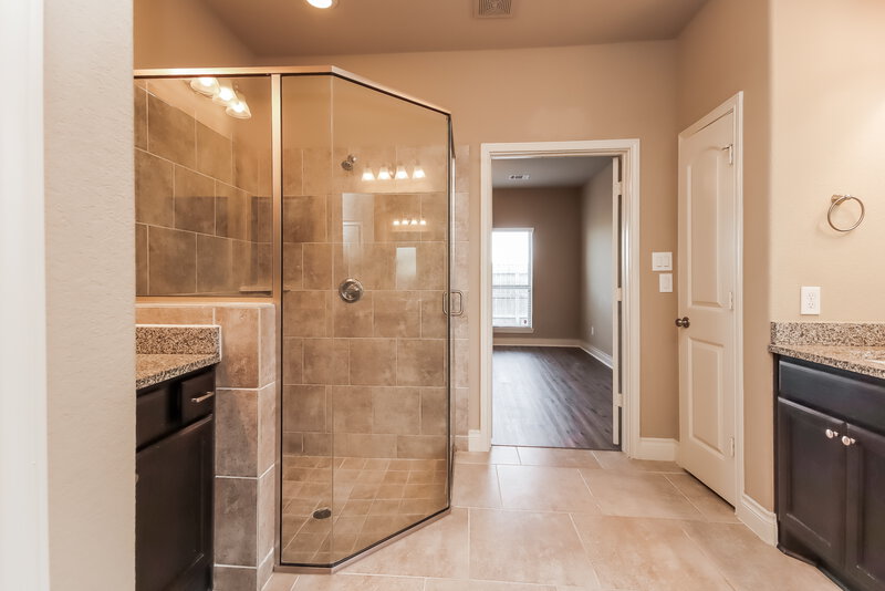 3,085/Mo, 2342 Falcon Brook Dr Katy, TX 77494 Main Bathroom View 2