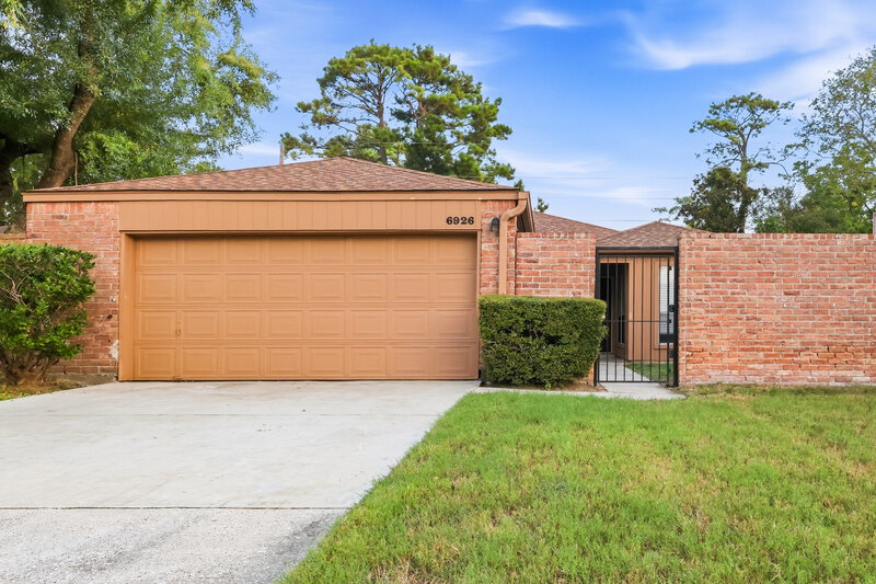 3 Bedroom House – 6926 Bullinger Dr, Spring, TX 77379