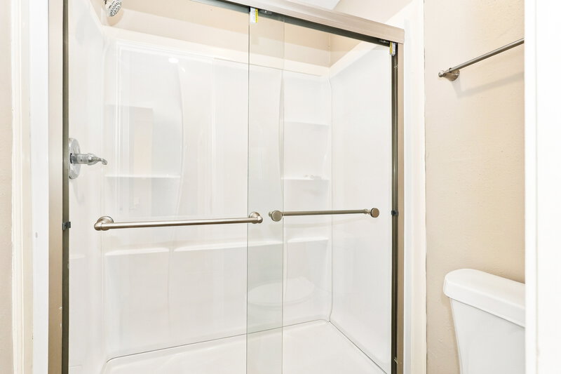 1,755/Mo, 6926 Bullinger Dr Spring, TX 77379 Primary Bathroom View 2