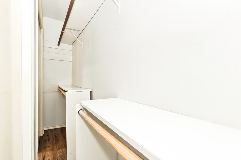 1,755/Mo, 6926 Bullinger Dr Spring, TX 77379 Closet View