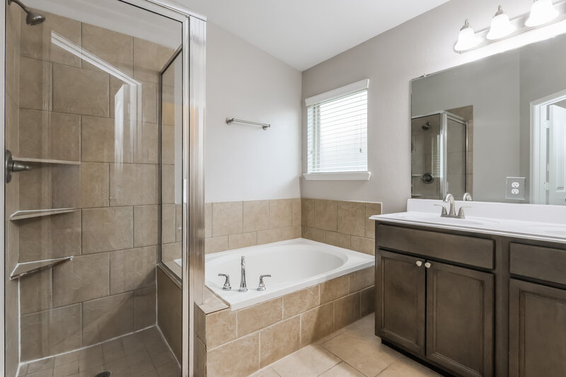 1,930/Mo, 15010 Cave Creek Ct Humble, TX 77346 Main Bathroom View