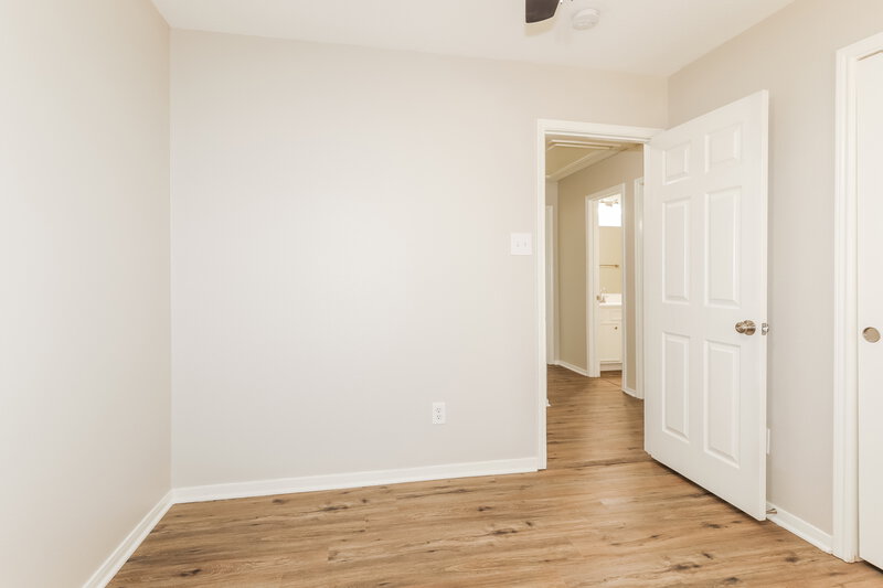 2,105/Mo, 16976 Scenic Knl Conroe, TX 77385 Bedroom View