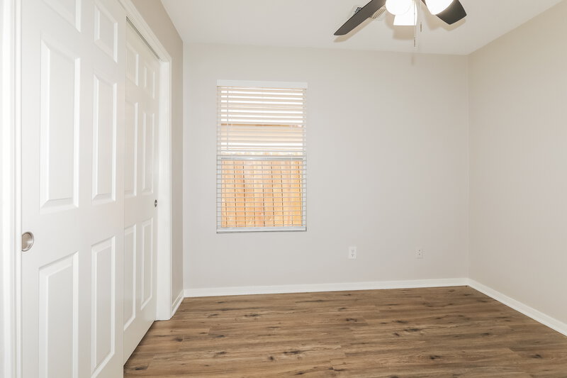 2,105/Mo, 16976 Scenic Knl Conroe, TX 77385 Bedroom View 3