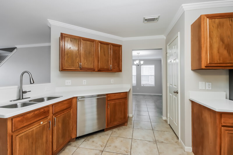 2,370/Mo, 20719 Fox Hound Ln Humble, TX 77338 Kitchen View 2