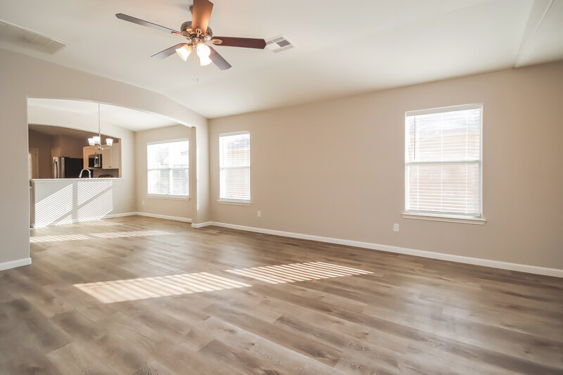 1,710/Mo, 403 Sunset Colony Dr Rosharon, TX 77583 Living Room View 3