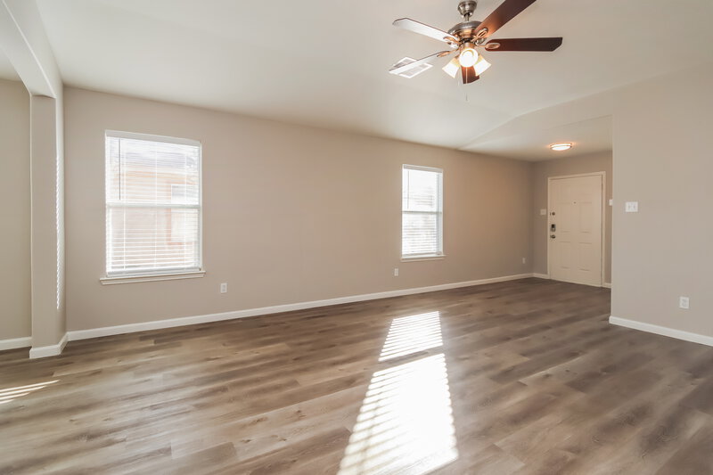 1,710/Mo, 403 Sunset Colony Dr Rosharon, TX 77583 Living Room View 4