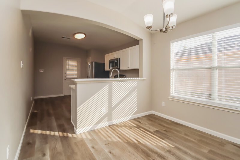 1,710/Mo, 403 Sunset Colony Dr Rosharon, TX 77583 Dining Room View