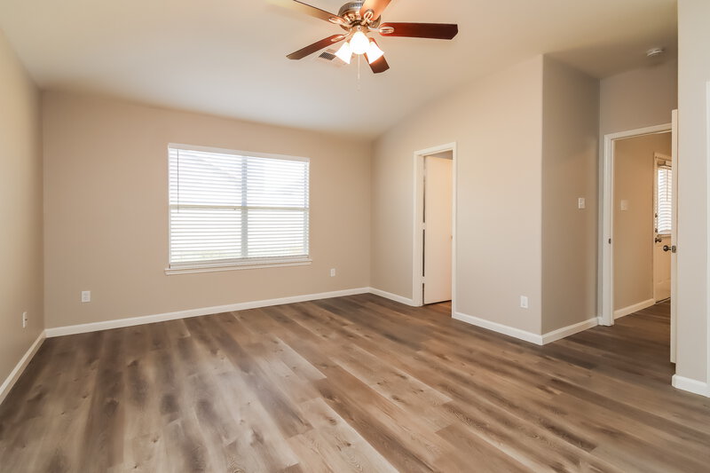 1,710/Mo, 403 Sunset Colony Dr Rosharon, TX 77583 Main Bedroom View 2