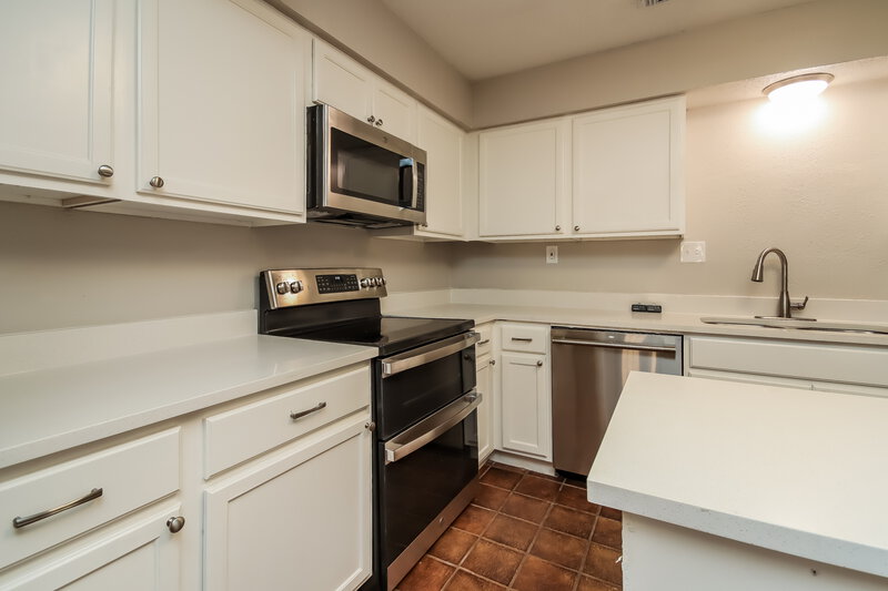 2,295/Mo, 13835 Aspen Hollow Ln Houston, TX 77082 Kitchen View