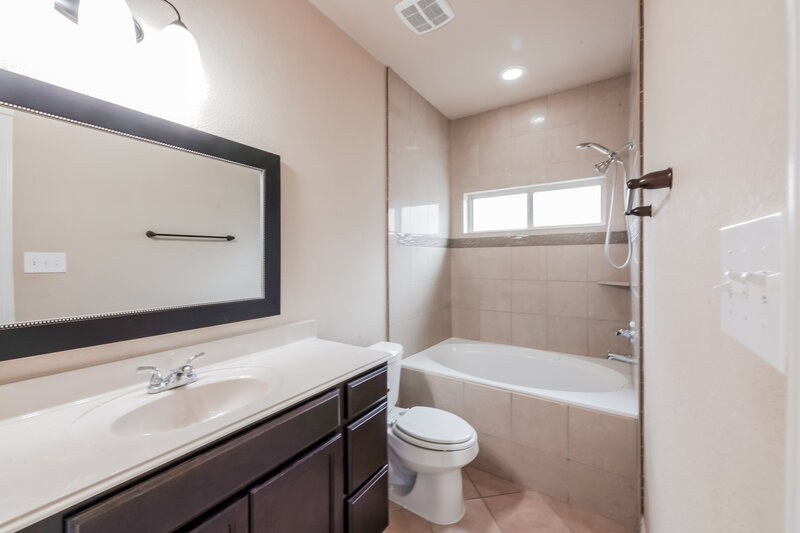 1,935/Mo, 23733 Briar Tree Dr Porter, TX 77365 Main Bathroom View