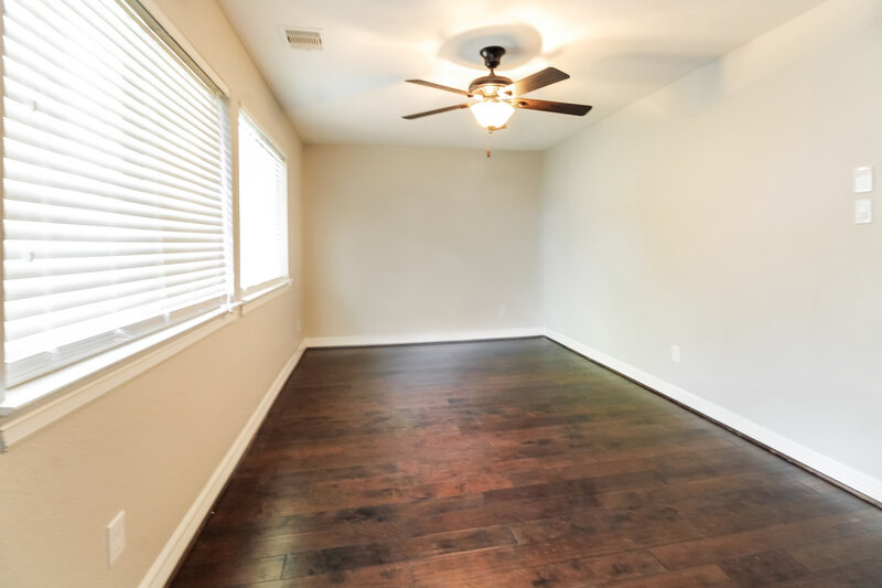 2,620/Mo, 10034 Spring Shadows Park Cir Houston, TX 77080 Living Room View