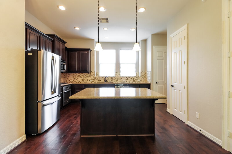 2,620/Mo, 10034 Spring Shadows Park Cir Houston, TX 77080 Kitchen View