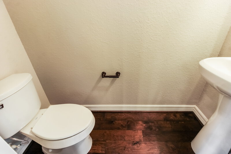 2,620/Mo, 10034 Spring Shadows Park Cir Houston, TX 77080 Bathroom View 3