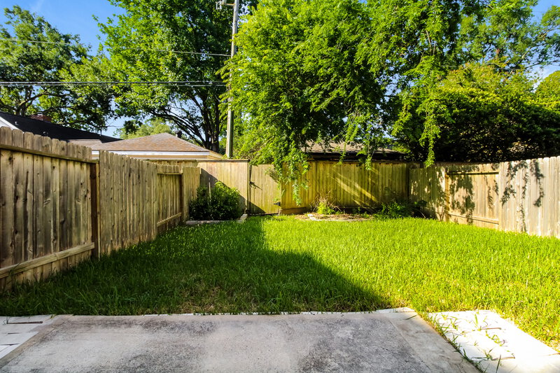 2,620/Mo, 10034 Spring Shadows Park Cir Houston, TX 77080 Exterior View