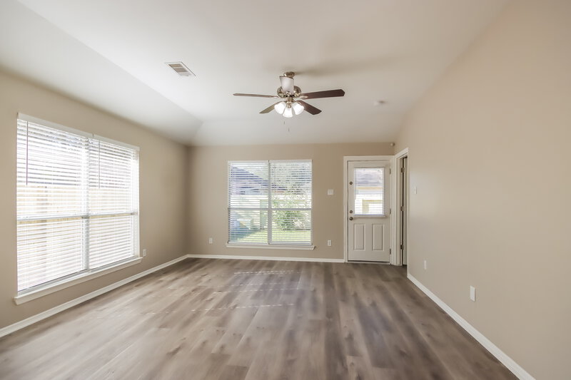 1,670/Mo, 24223 Silver Maple Dr Huffman, TX 77336 Living Room View