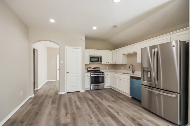 1,670/Mo, 24223 Silver Maple Dr Huffman, TX 77336 Kitchen View