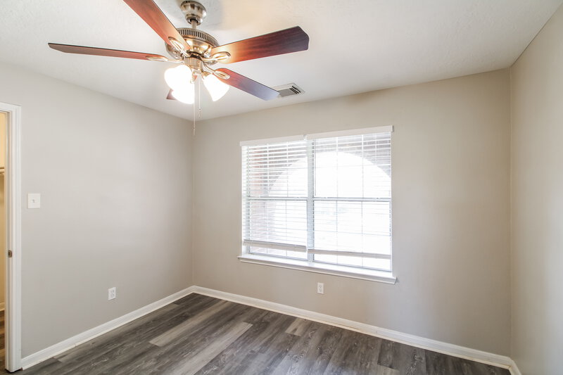 2,355/Mo, 408 Cedar Branch Dr League City, TX 77573 Bedroom View 2