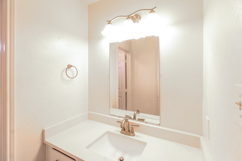 2,355/Mo, 408 Cedar Branch Dr League City, TX 77573 Bathroom View