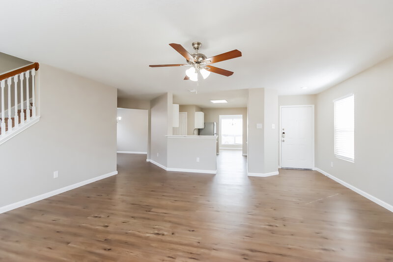 2,285/Mo, 21015 Fox Walk Trl Humble, TX 77338 Living Room View 2