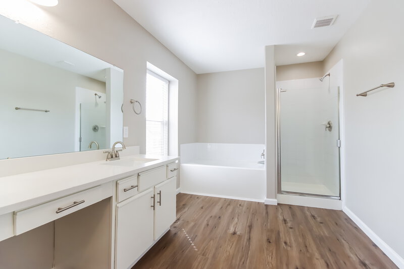 2,285/Mo, 21015 Fox Walk Trl Humble, TX 77338 Main Bathroom View
