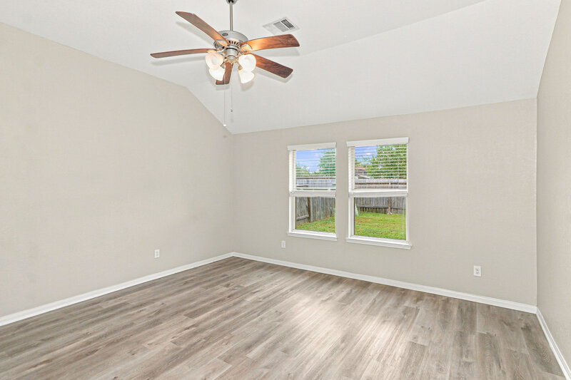 2,230/Mo, 5119 Gulf Stream Ln Bacliff, TX 77518 Primary Bedroom View