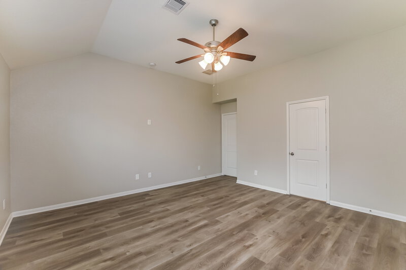 2,185/Mo, 5119 Gulf Stream Ln Bacliff, TX 77518 Main Bedroom View