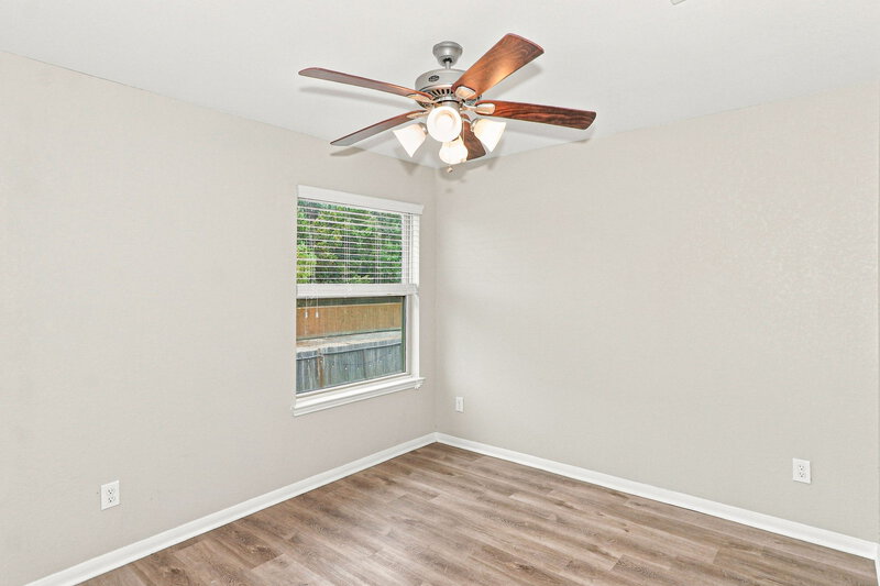 2,230/Mo, 5119 Gulf Stream Ln Bacliff, TX 77518 Bedroom View 2