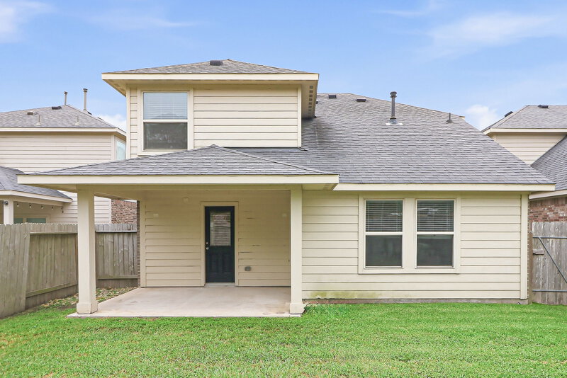 2,230/Mo, 5119 Gulf Stream Ln Bacliff, TX 77518 Rear View