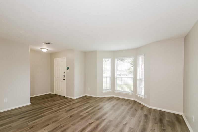 2,700/Mo, 15503 Gallant Ct Houston, TX 77082 Living Room View
