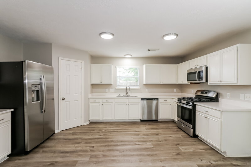 2,700/Mo, 15503 Gallant Ct Houston, TX 77082 Kitchen View