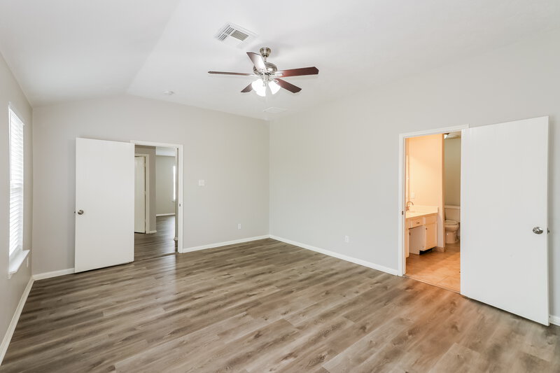2,700/Mo, 15503 Gallant Ct Houston, TX 77082 Main Bedroom View 2