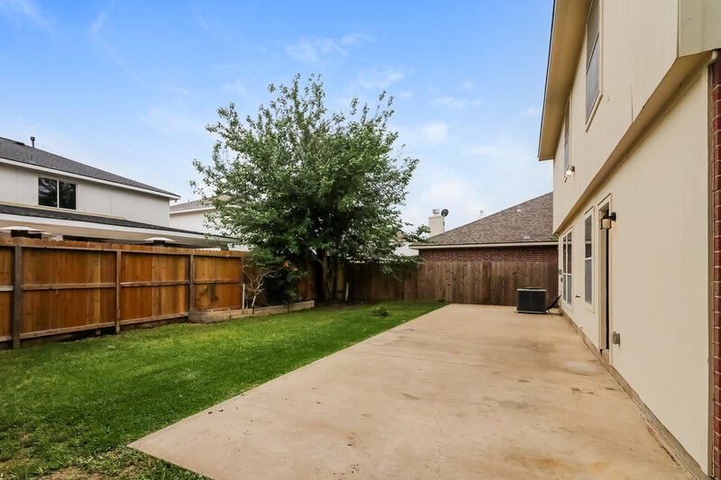 2,700/Mo, 15503 Gallant Ct Houston, TX 77082 Rear View