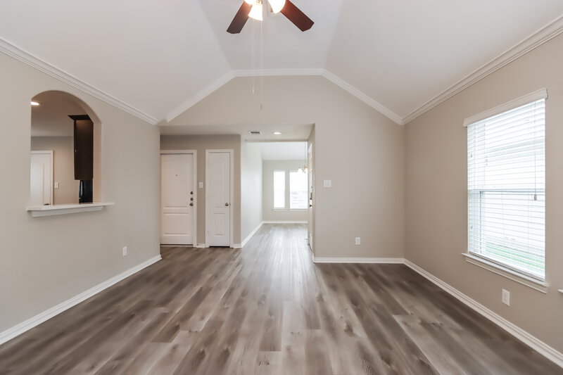 2,000/Mo, 16723 Highland Villa Ln Humble, TX 77396 Living Room View 2