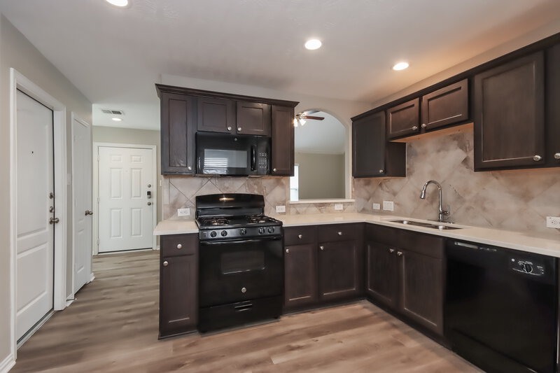 2,000/Mo, 16723 Highland Villa Ln Humble, TX 77396 Kitchen View 2