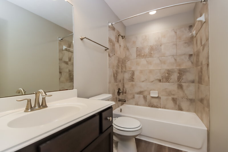 2,000/Mo, 16723 Highland Villa Ln Humble, TX 77396 Bathroom View