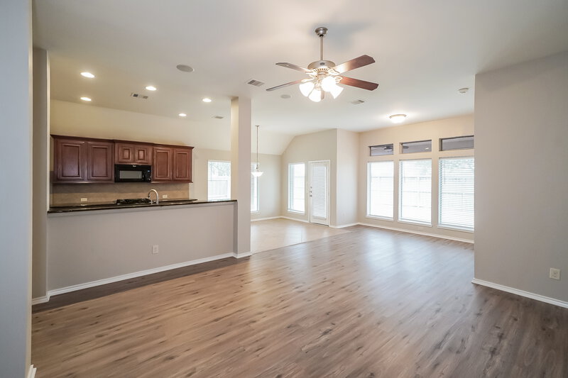 2,510/Mo, 5638 Stoneridge Ct Rosenberg, TX 77471 Living Room View 2
