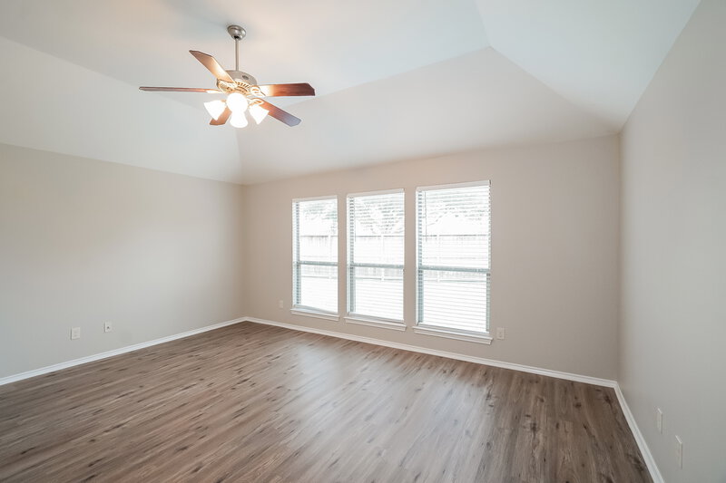 2,510/Mo, 5638 Stoneridge Ct Rosenberg, TX 77471 Living Room View 3