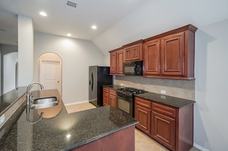 2,510/Mo, 5638 Stoneridge Ct Rosenberg, TX 77471 Kitchen View
