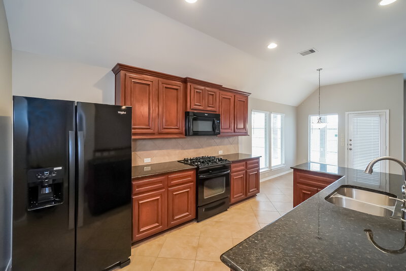 2,510/Mo, 5638 Stoneridge Ct Rosenberg, TX 77471 Kitchen View 2