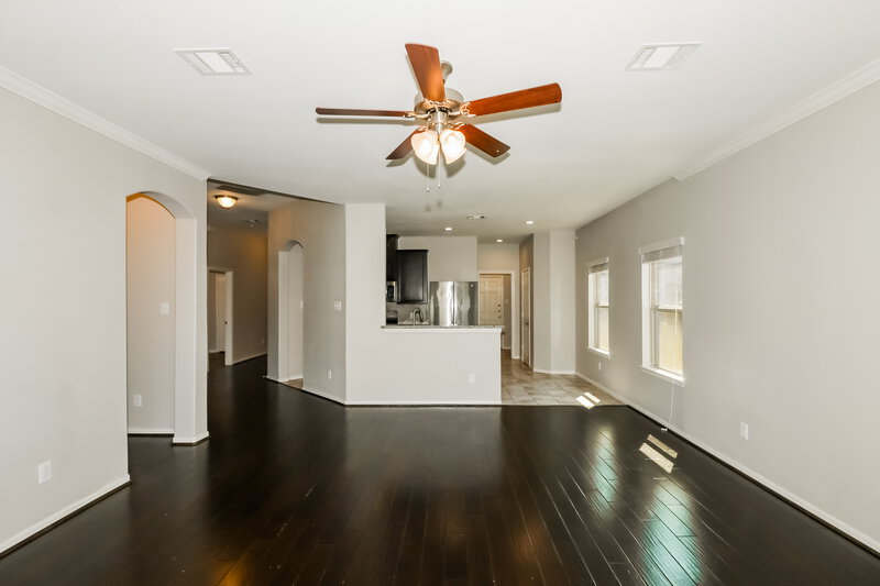 2,295/Mo, 23006 Silver Linden Ct Tomball, TX 77375 Living Room View 2