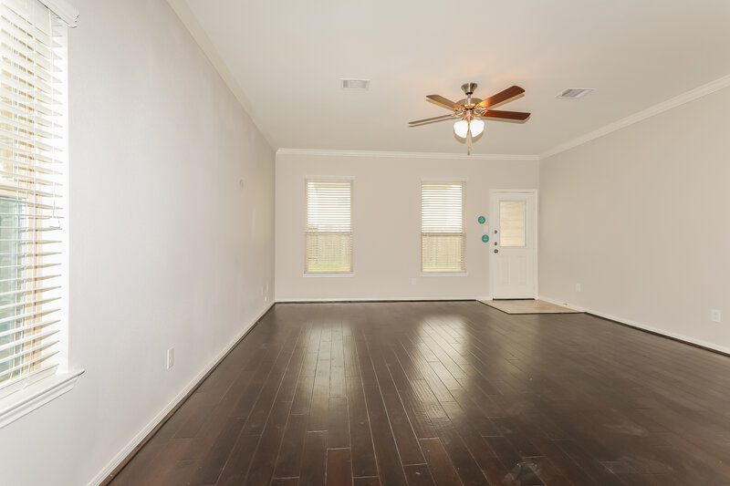 2,425/Mo, 23006 Silver Linden Ct Tomball, TX 77375 Living Room View 3